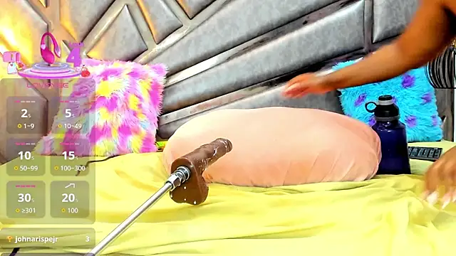 sofi hill online show from November 22, 5:04 pm