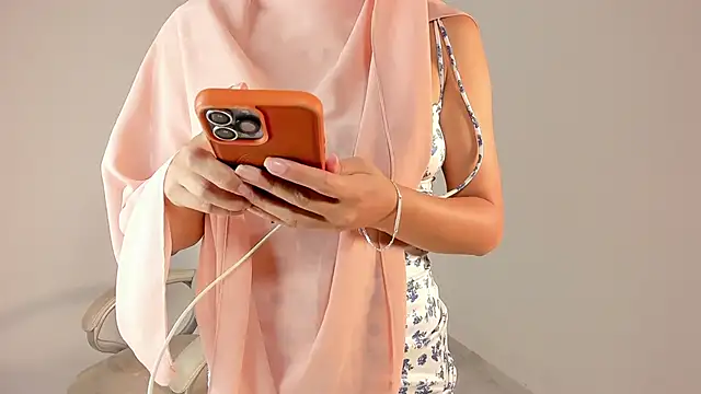 Snapshot of adila_anich chatting on October 24, 7:21 pm adila anich online show from October 24, 7:21 pm