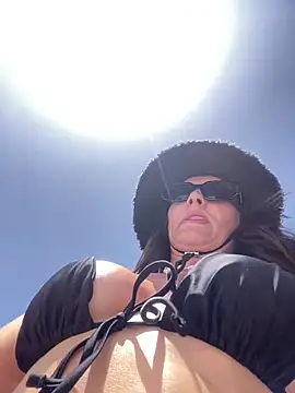 Snapshot of Natalie_bigass chatting on October 4, 12:11 pm Natalie bigass online show from October 4, 12:11 pm