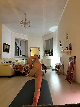 LeyaJohnson online show from January 9, 2:32 pm