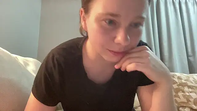 SweetLucy96 online show from April 11, 9:07 pm