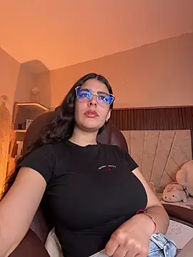  Niah  online show from March 5, 8:59 pm