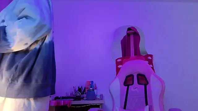 goddess vee  online show from June 20, 4:27 am