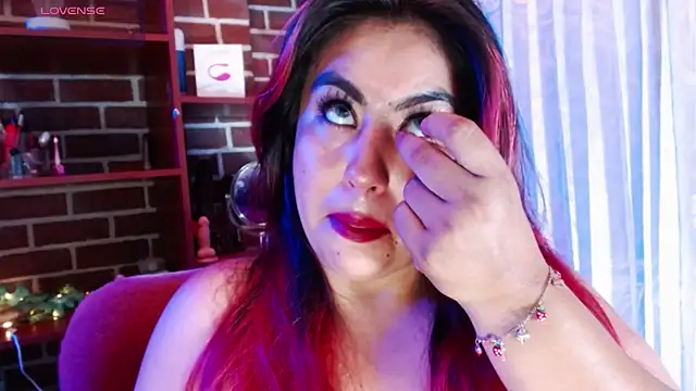 gatuwildhott online show from July 8, 11:40 pm