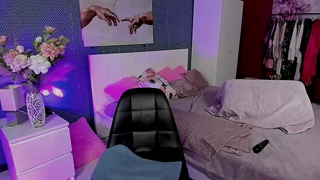 Snapshot of AdellaDulce chatting on September 17, 7:23 pm AdellaDulce online show from September 17, 7:23 pm