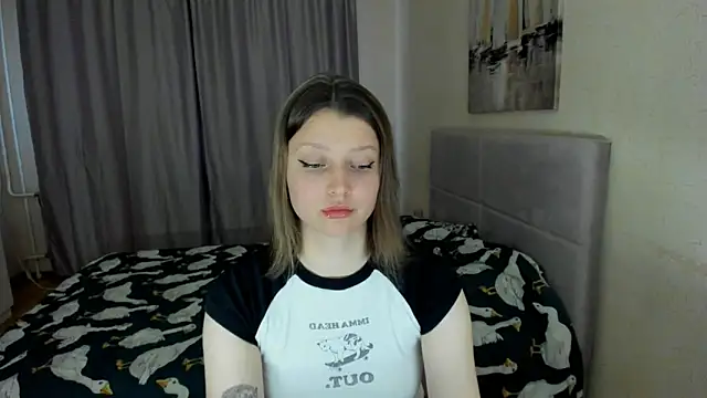 Snapshot of SoniNesti chatting on September 19, 3:22 pm SoniNesti online show from September 19, 3:22 pm