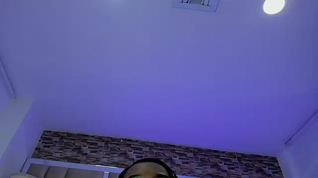 Snapshot of ShaniaBrownn chatting on September 18, 9:13 pm ShaniaBrownn online show from September 18, 9:13 pm