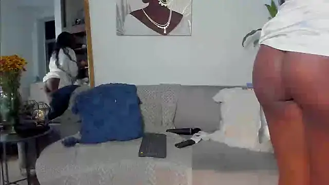 Snapshot of sweet_mia23 chatting on October 14, 3:20 am sweet mia23 online show from October 14, 3:20 am