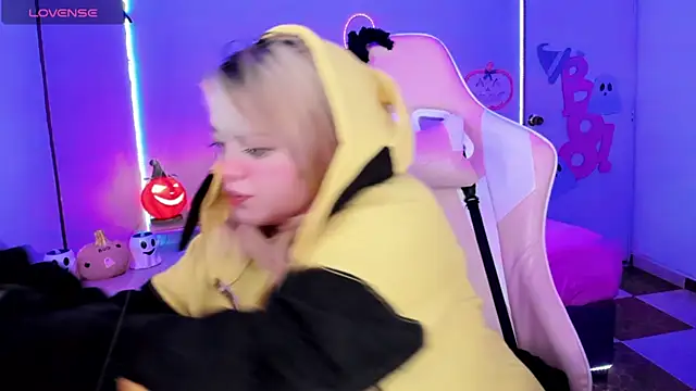 Snapshot of anjana_yuii chatting on October 10, 4:17 am anjana yuii online show from October 10, 4:17 am