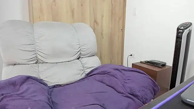 xspecialoomx online show from April 4, 8:51 pm