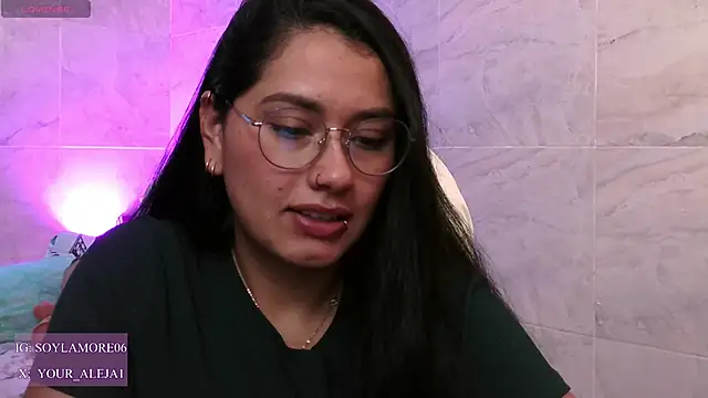 LauraRuiz1 online show from June 8, 9:25 pm