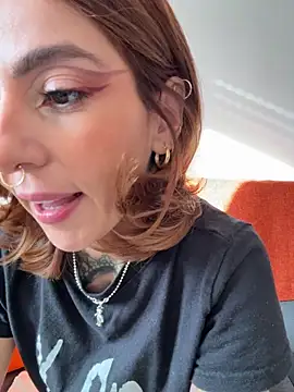 Evangelyne 1 online show from November 21, 1:24 pm