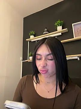 isabella jade online show from February 12, 10:33 pm