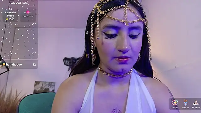 Perla Campbell online show from October 9, 7:40 pm