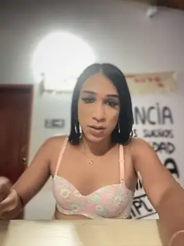 Snapshot of Ashly_Miller chatting on October 6, 7:51 pm Ashly Miller online show from October 6, 7:51 pm