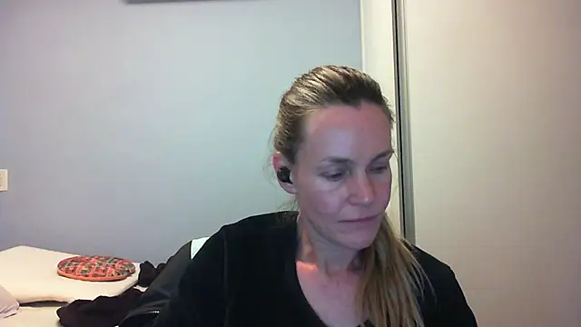 Annylove1 online show from October 13, 12:57 am