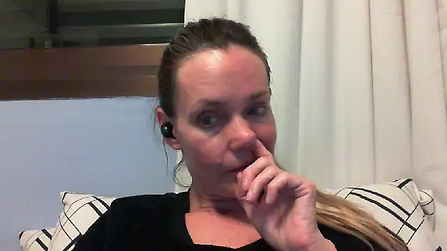 Annylove1 online show from October 2, 12:37 am