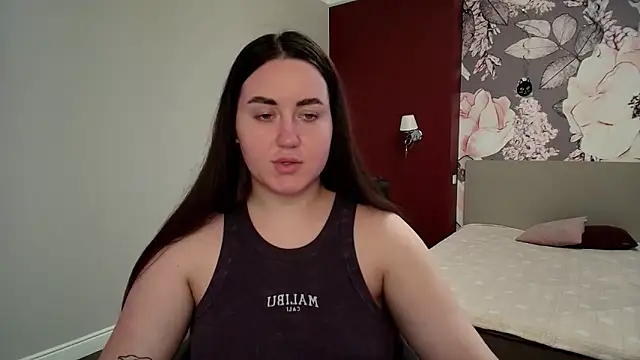 Roxie Bradley online show from March 20, 7:24 am