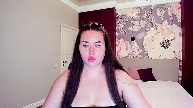 Roxie Bradley online show from October 7, 5:56 am