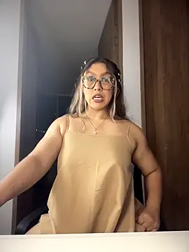 Im sophiie online show from March 19, 7:02 am