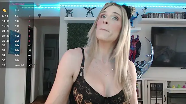 Snapshot of Vixen_Lockheart chatting on October 25, 3:52 pm Vixen Lockheart online show from October 25, 3:52 pm