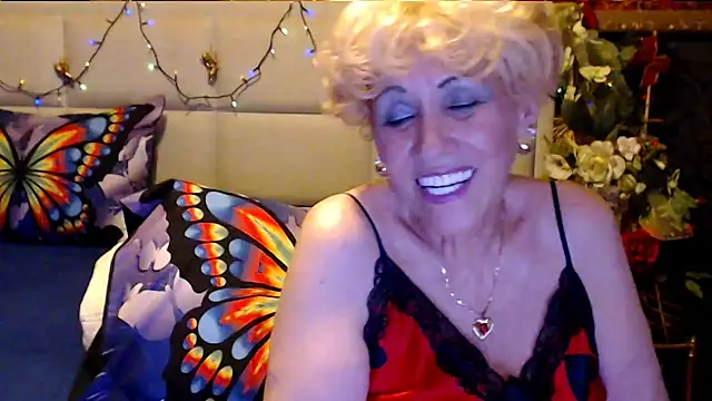 HappyWomanOn online show from October 29, 8:33 pm