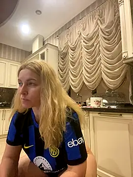 Snapshot of Amazoniiaa chatting on September 19, 5:12 pm Amazoniiaa online show from September 19, 5:12 pm