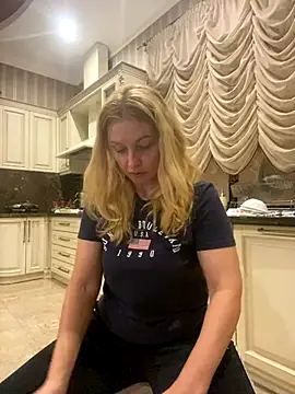 Snapshot of Amazoniiaa chatting on September 18, 5:11 pm Amazoniiaa online show from September 18, 5:11 pm