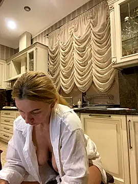 Snapshot of Amazoniiaa chatting on October 14, 8:00 pm Amazoniiaa online show from October 14, 8:00 pm