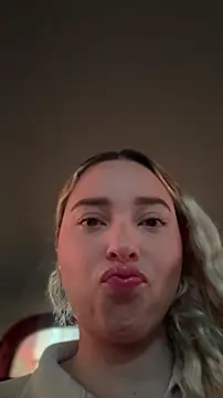 Irisweet  online show from February 3, 9:07 pm