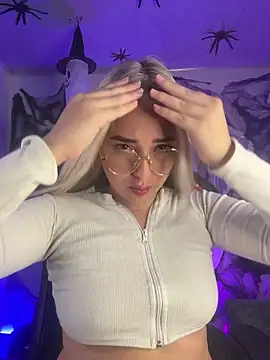 Snapshot of Irisweet_ chatting on October 29, 10:08 am Irisweet online show from October 29, 10:08 am