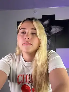 Snapshot of Irisweet_ chatting on September 20, 11:36 pm Irisweet online show from September 20, 11:36 pm