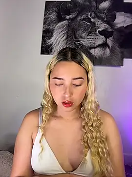 Snapshot of Irisweet_ chatting on October 12, 4:09 pm Irisweet online show from October 12, 4:09 pm