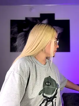 Snapshot of Irisweet_ chatting on September 27, 10:50 pm Irisweet online show from September 27, 10:50 pm