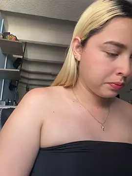 Snapshot of Irisweet_ chatting on October 2, 3:28 pm Irisweet online show from October 2, 3:28 pm