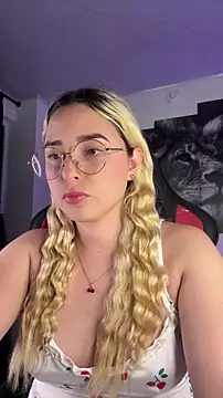 Snapshot of Irisweet_ chatting on October 23, 11:22 pm Irisweet online show from October 23, 11:22 pm