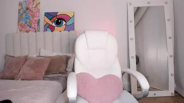 Snapshot of Daniela_Miller_ chatting on October 17, 12:36 am Daniela Miller online show from October 17, 12:36 am