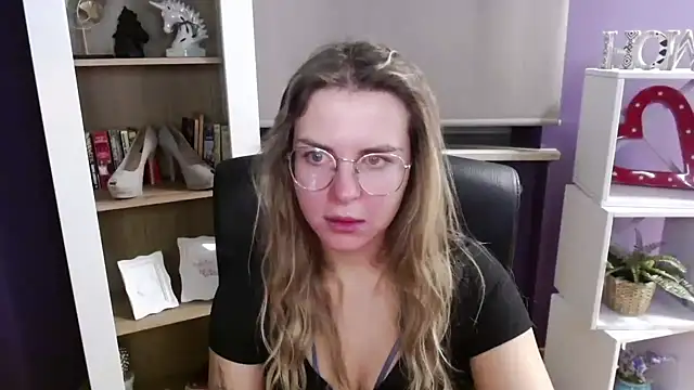 Zoey Erotic online show from October 13, 4:37 am