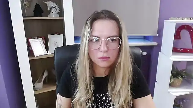 Zoey Erotic online show from October 3, 5:12 am