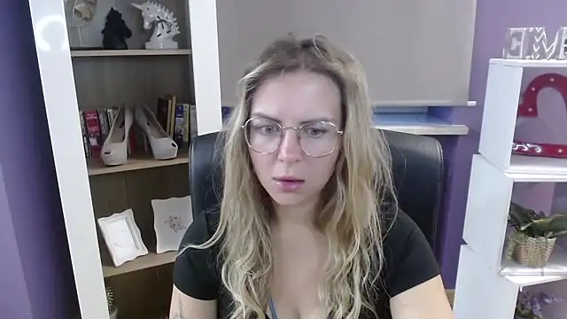 Zoey Erotic online show from September 24, 4:44 am