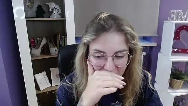 Zoey Erotic online show from September 19, 4:44 am