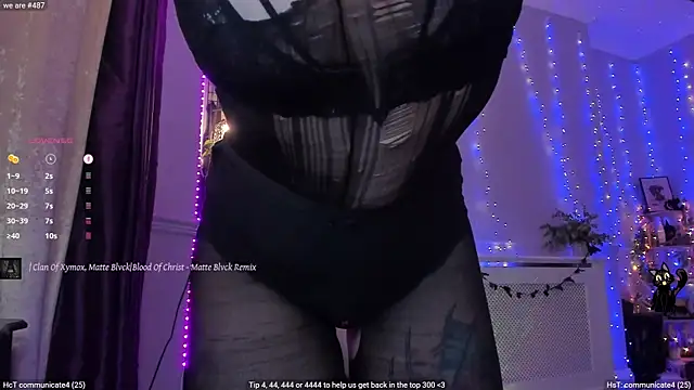 AliceW0lf online show from October 6, 6:23 pm