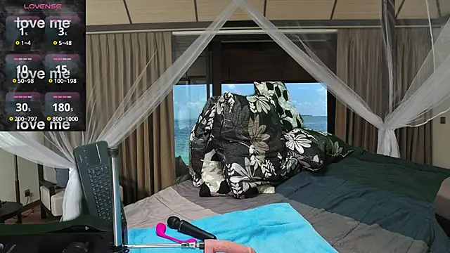 Snapshot of HornyShyAsian chatting on September 29, 6:24 pm HornyShyAsian online show from September 29, 6:24 pm