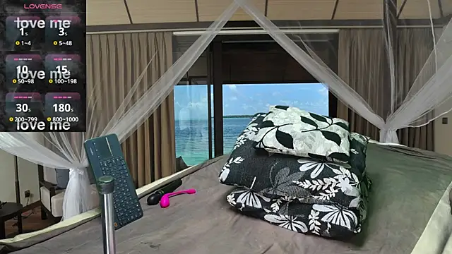 Snapshot of HornyShyAsian chatting on September 18, 8:57 am HornyShyAsian online show from September 18, 8:57 am