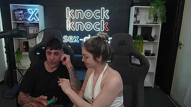 Elnonoykeila77 online show from September 27, 3:19 pm