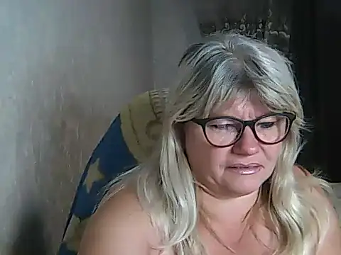 Snapshot of Diana_49 chatting on October 3, 7:57 am Diana 49 online show from October 3, 7:57 am