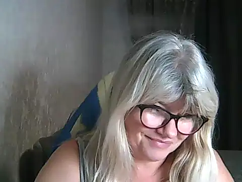 Snapshot of Diana_49 chatting on October 19, 5:15 pm Diana 49 online show from October 19, 5:15 pm