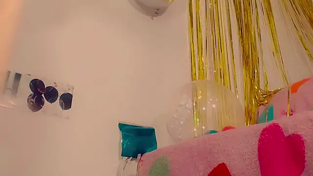 Snapshot of pauladaniels chatting on October 11, 2:16 am pauladaniels online show from October 11, 2:16 am