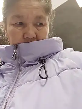 Snapshot of Zulfiya_Bruce chatting on October 18, 7:15 pm Zulfiya Bruce online show from October 18, 7:15 pm