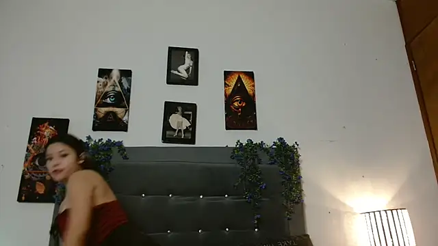 3littleschoolteens online show from December 19, 8:34 pm